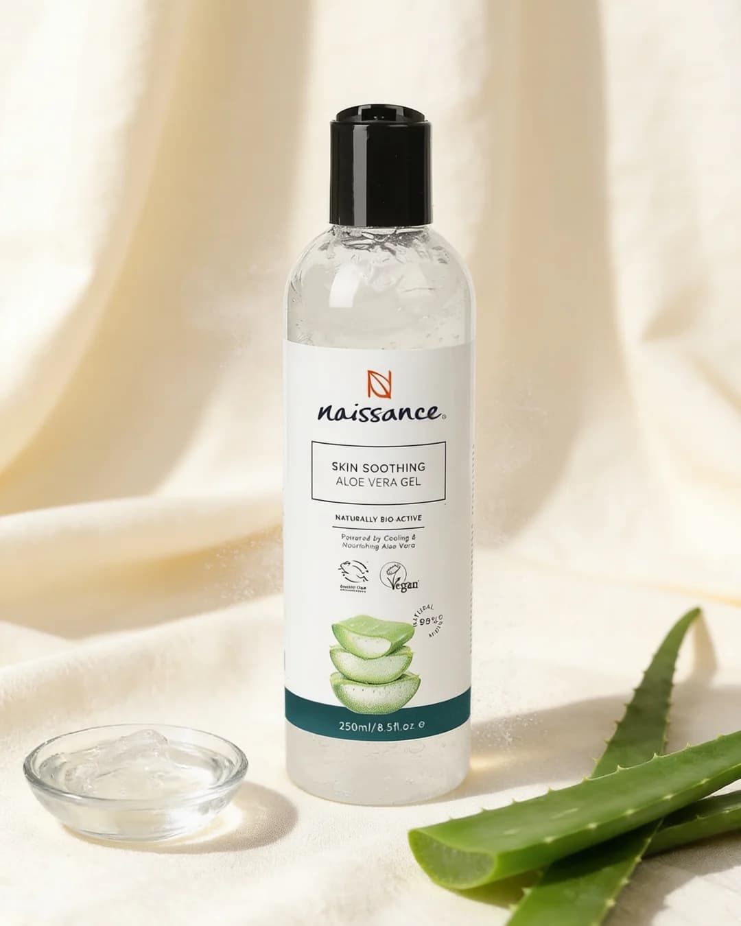 Miniatyr: Naissance Aloe Vera Gel med klar gel i skål