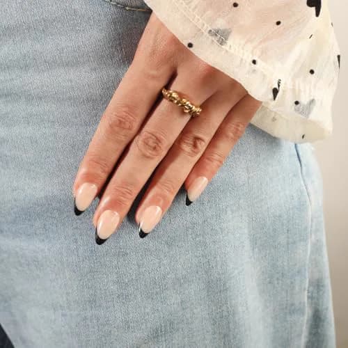 Miniatyr: Detaljbild av press-on naglar Classic Black French